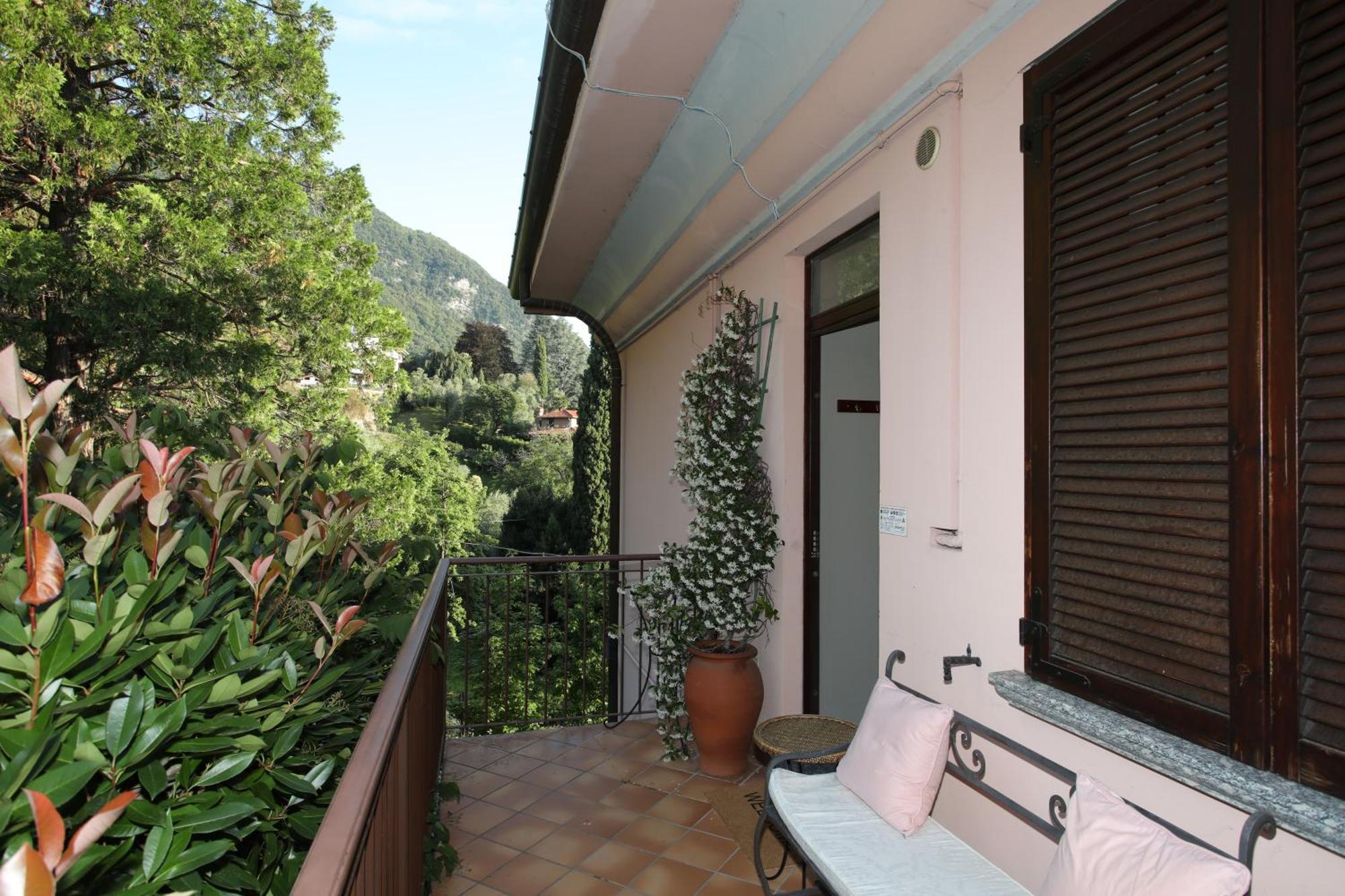 Wonderful Lake Front Appartment Near Bellagio Limonta Bagian luar foto