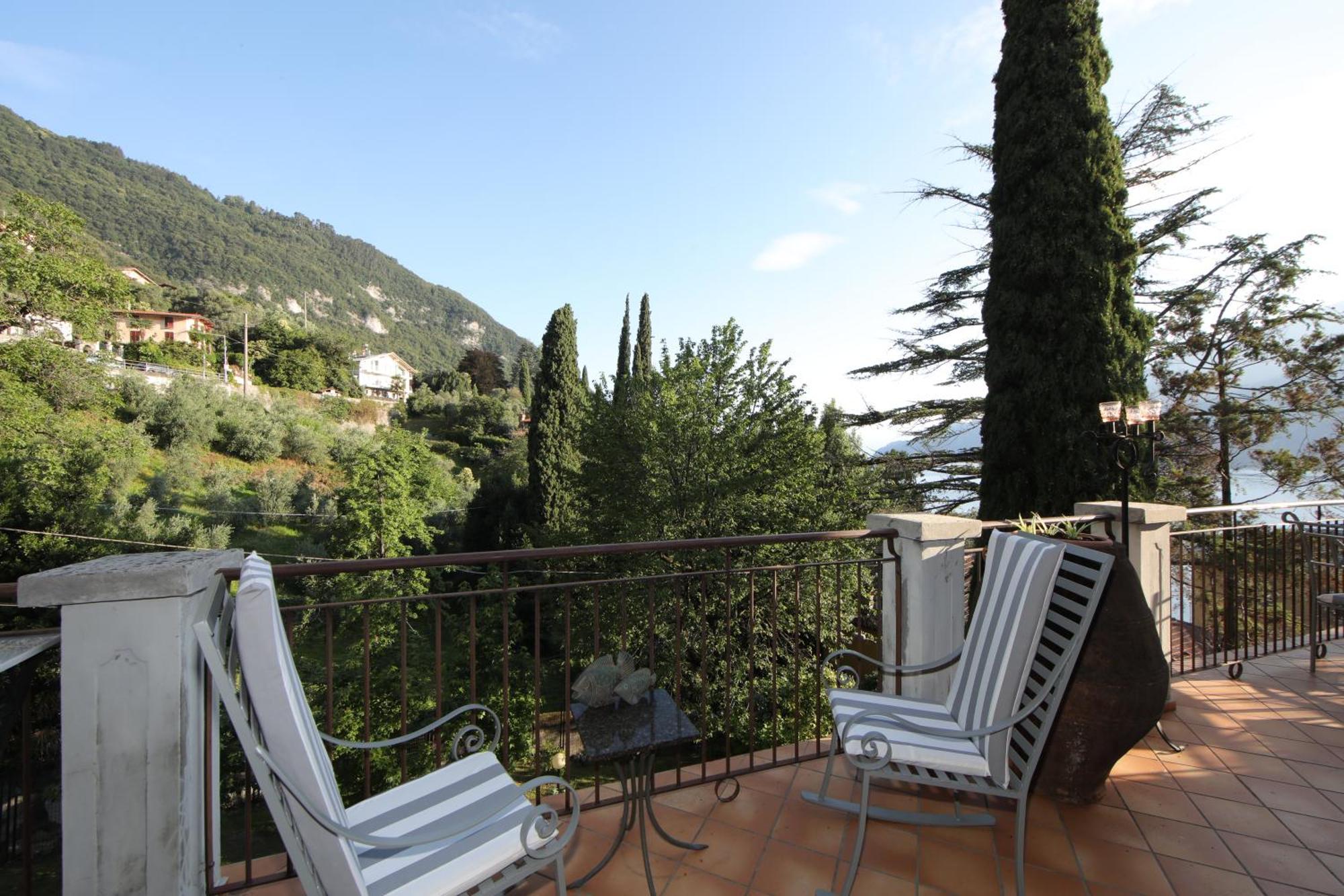 Wonderful Lake Front Appartment Near Bellagio Limonta Bagian luar foto