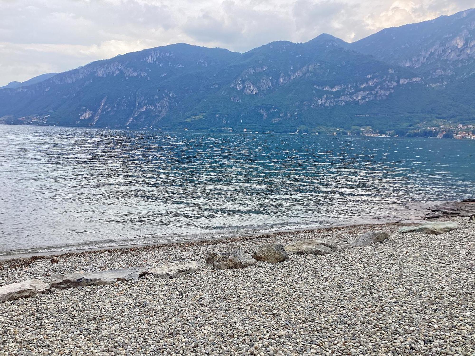 Wonderful Lake Front Appartment Near Bellagio Limonta Bagian luar foto